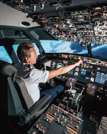 The TFT.aero Boeing 737 high-tech attraction in Dubai scow is an unforgettable experience